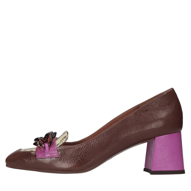 Flat shoes