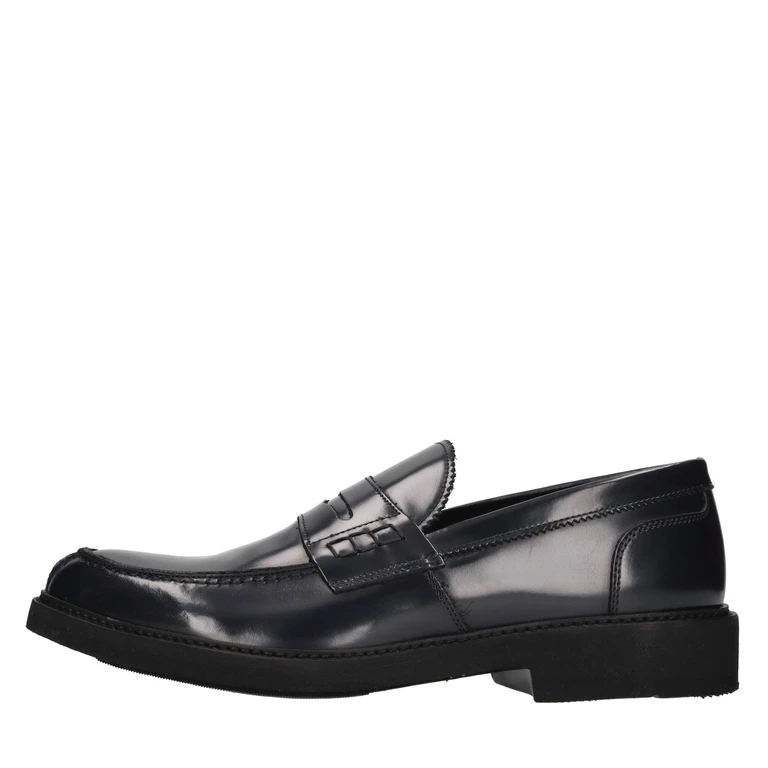 Flat shoes
