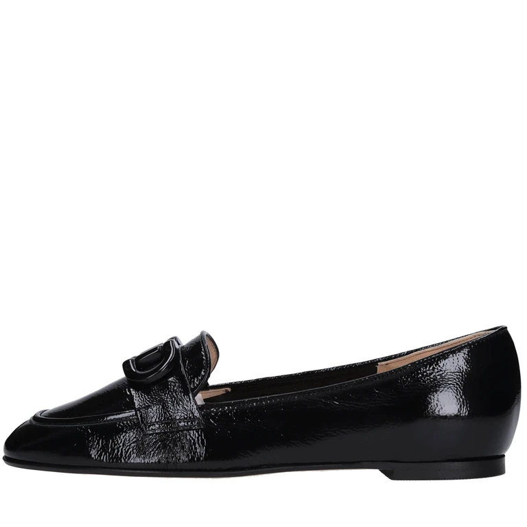 Flat shoes