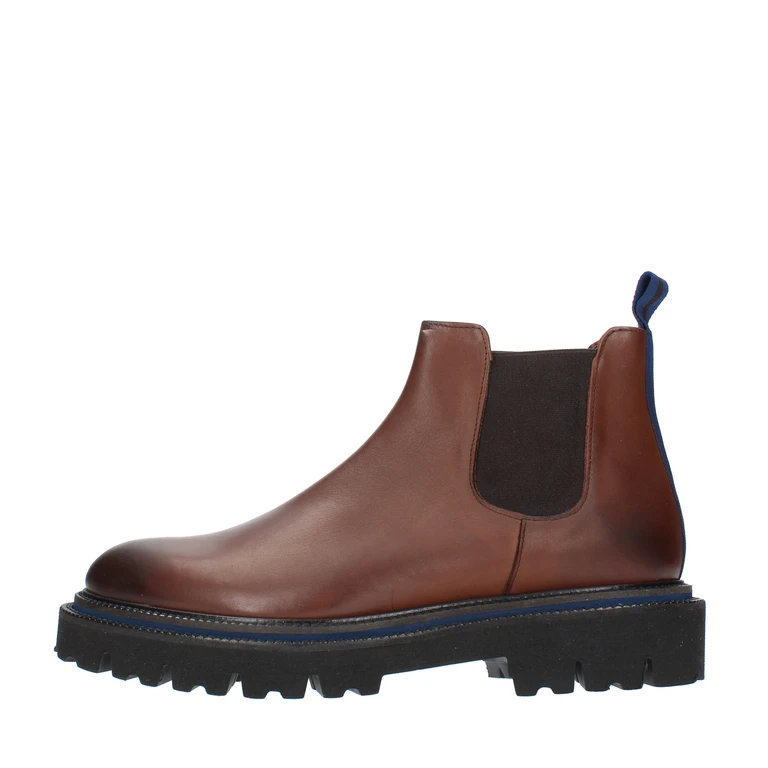 Boots Brown