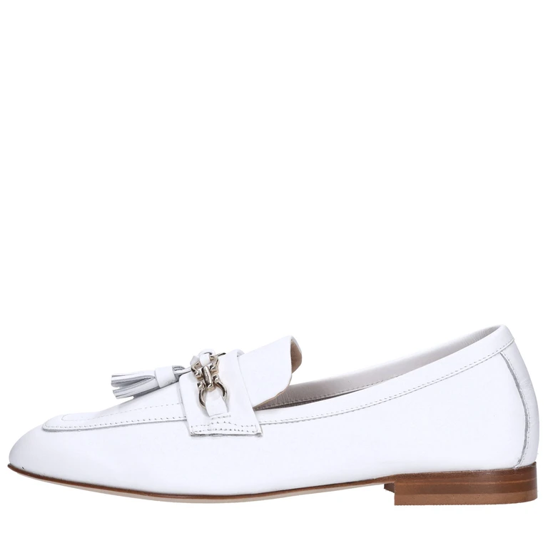 Flat shoes