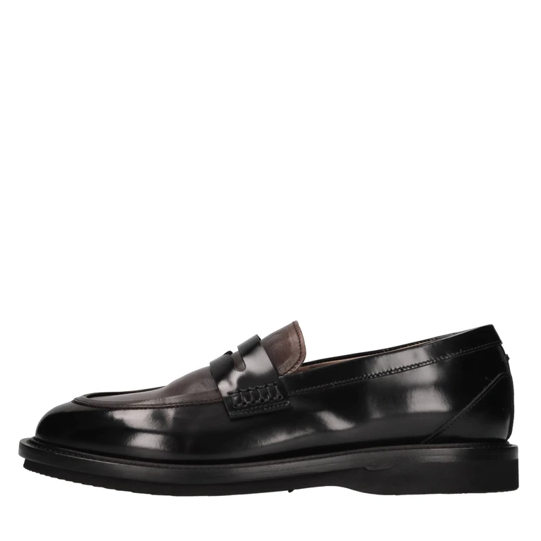 Flat shoes