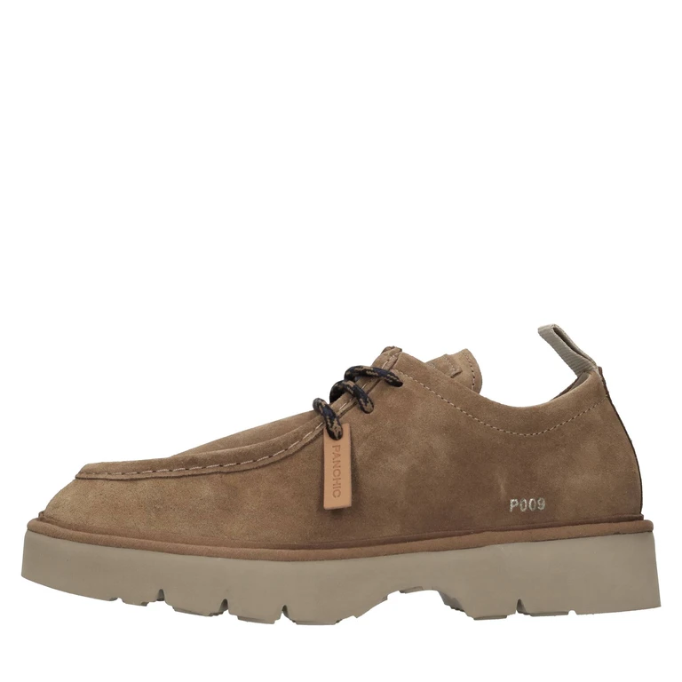 Flat shoes