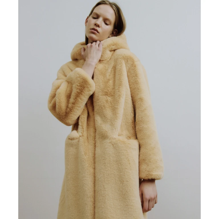 COMELY HUG Hooded Zip-Up Faux Fur Coat [Peach]