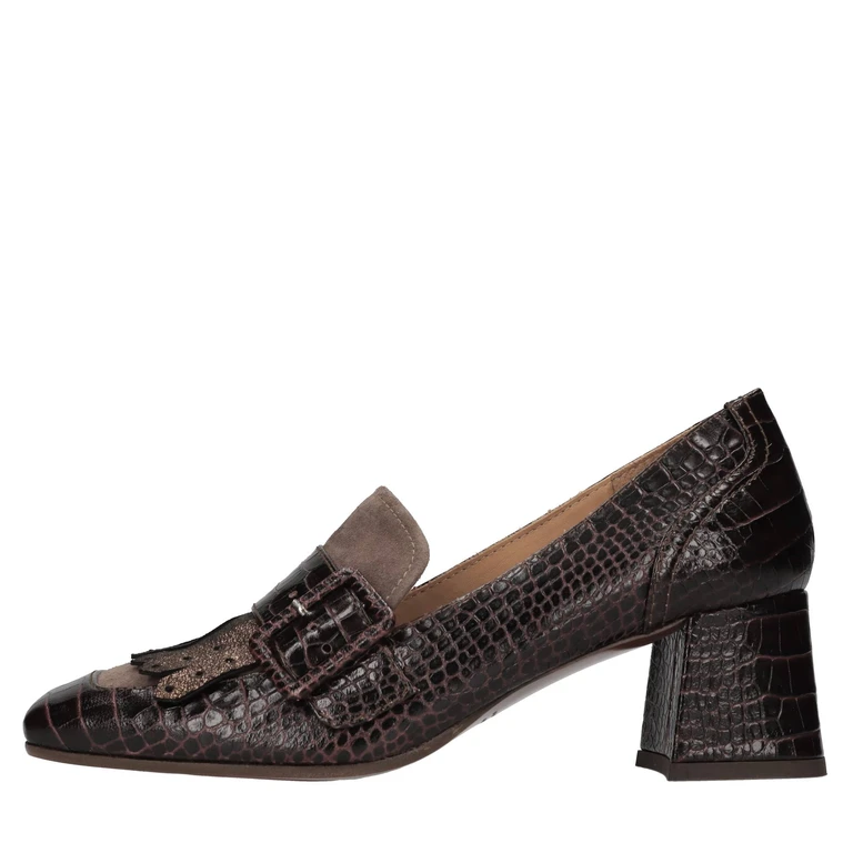 Flat shoes