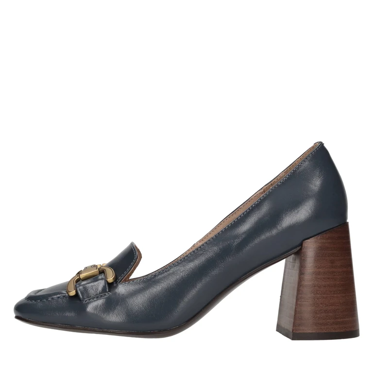Flat shoes