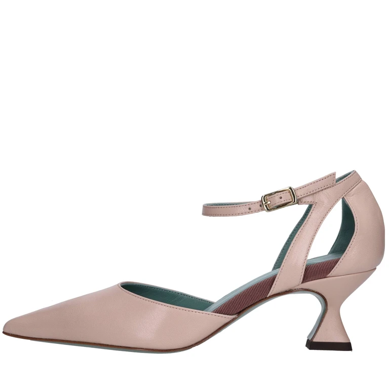 Paola D'Arcano With Heel