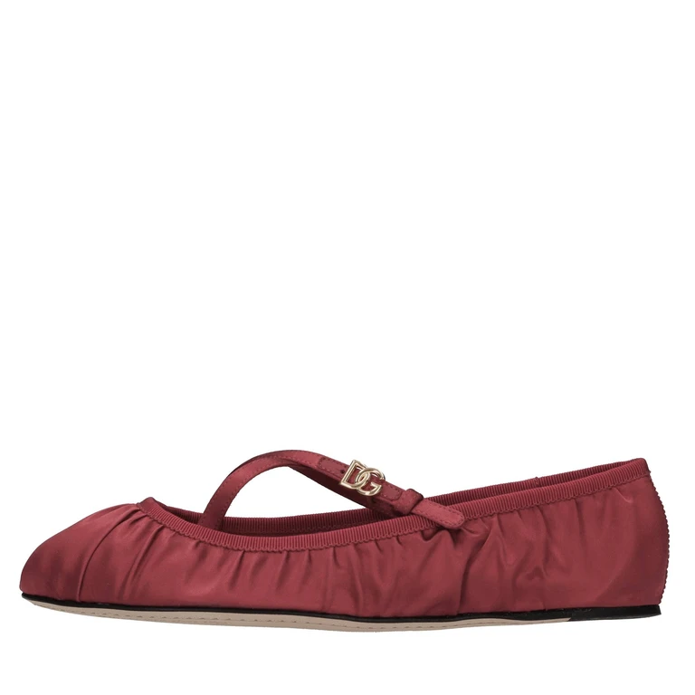 Flat shoes