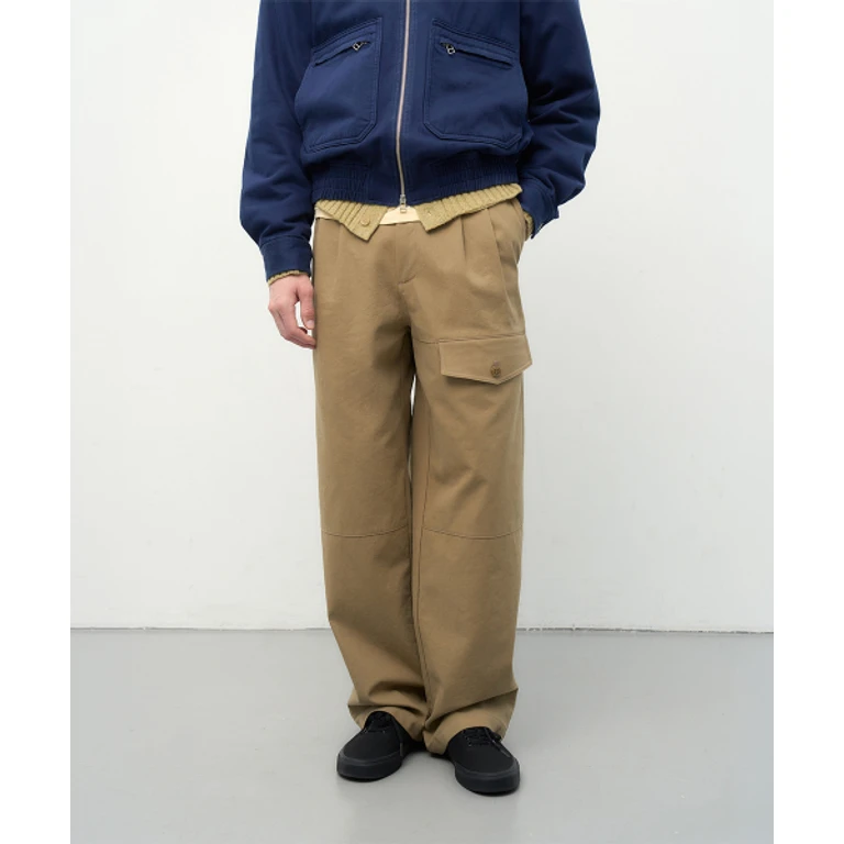 Field Two-Tuck Tapered Pants In Beige