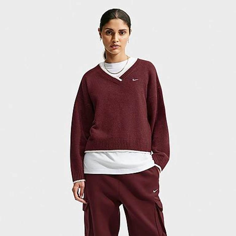 Women's Sportswear Chill Knit Loose V-Neck Sweater in Mystic Dates/Heather/White Size: XS