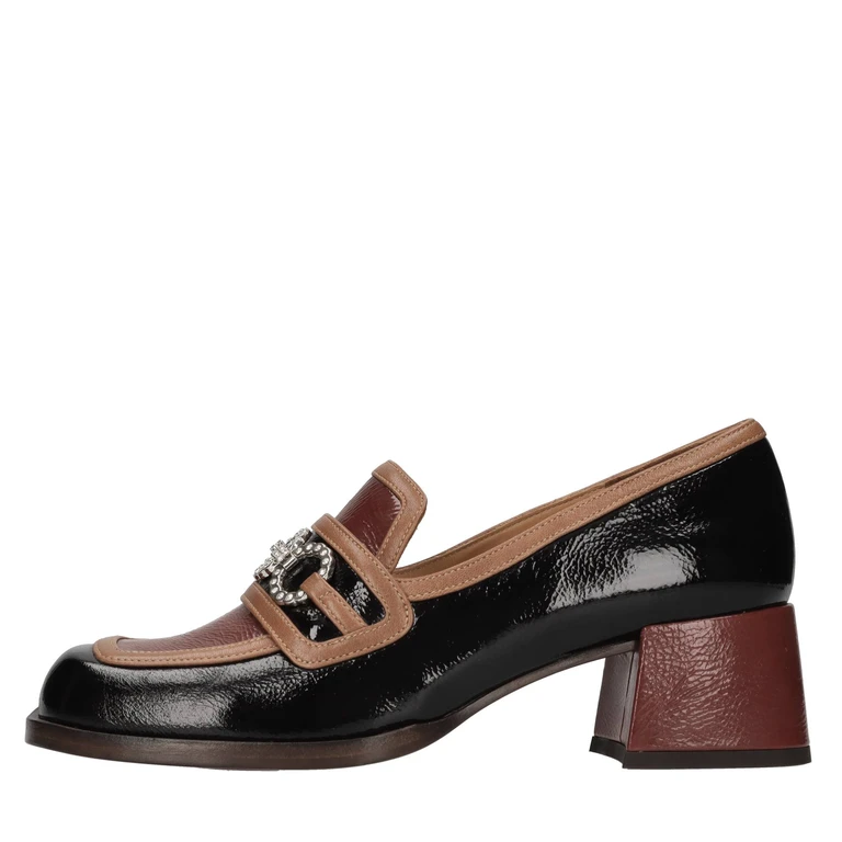 Flat shoes