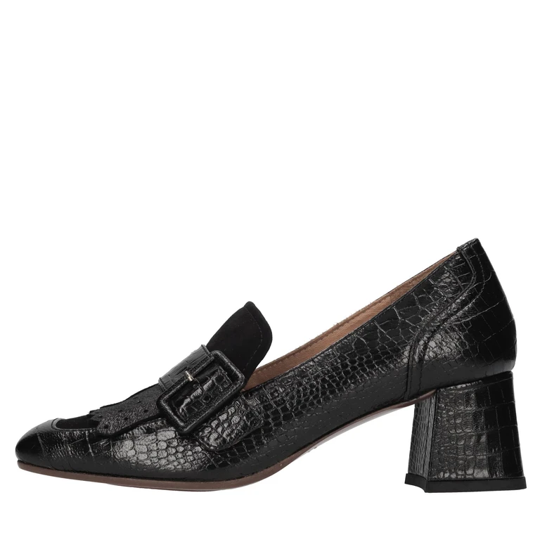 Flat shoes